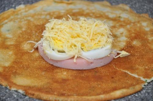 Блинчики с начинкой в панировке. 03