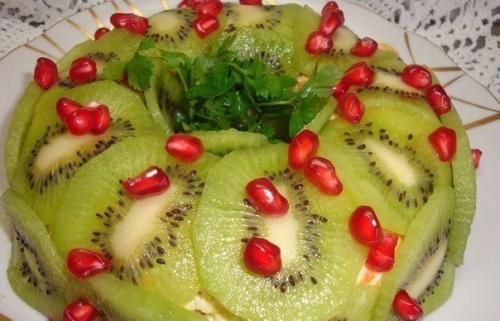 Аппетитные салаты на праздничный стол. Аппетитные салаты на праздничный стол.