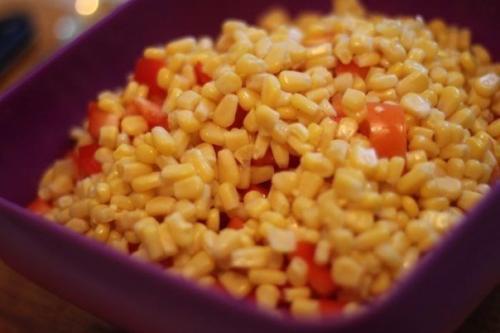 Вкусный овощной салат с красной фасолью. 04