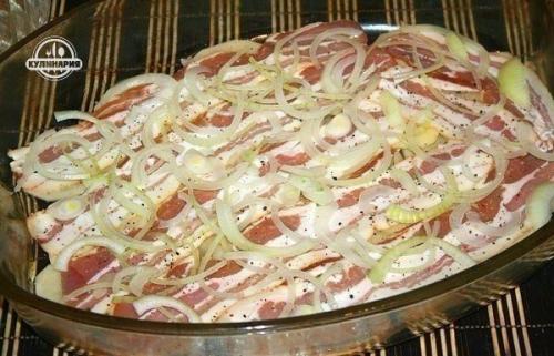Картофельная запеканка с беконом.

