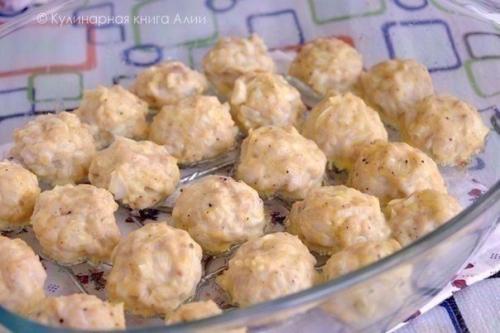 Нежные куриные шарики в сырно - сливочном соусе. 03
