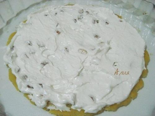 Торт Королевский.  Привлекло меня в этом тортике то, что два коржа (песочный и безе) выпекаются вместе! 02