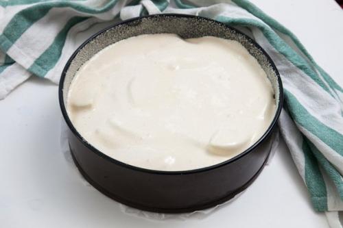 Шарлотка.  Ингредиенты:   Яблоки - 3-4 шт. 05