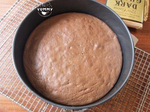 Шоколадный бисквит.  Ингредиенты: 04