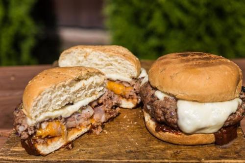 Топ - 3 вкуснейших чизбургеров. 02