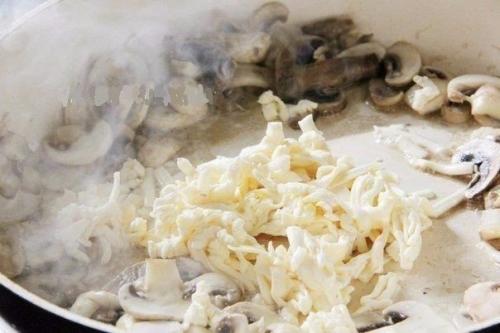 Спагетти с грибами в сливочном соусе. 03