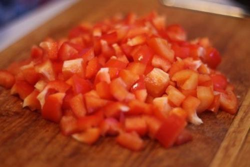 Вкусный овощной салат с красной фасолью. 02