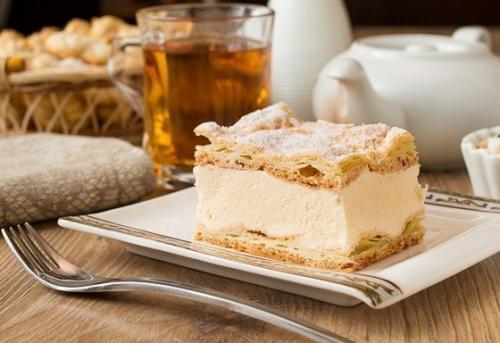 Пирог карпатка.  Этот удивительно простой и очень вкусный заварной пирог весьма популярен.