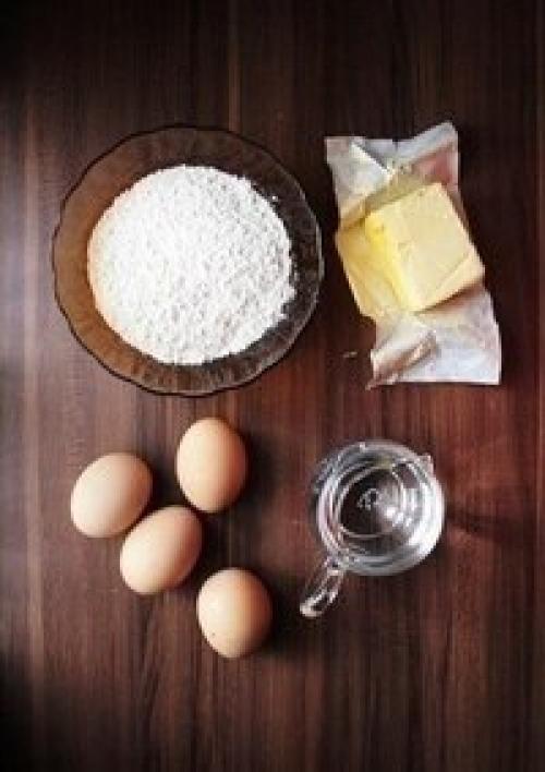 Эклеры.  Ингредиенты:   Сливочное масло - 100 г. 01