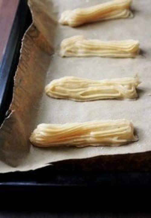 Эклеры.  Ингредиенты:   Сливочное масло - 100 г. 03