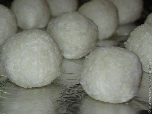 Кокосовые конфетки.  Ингредиенты: 01