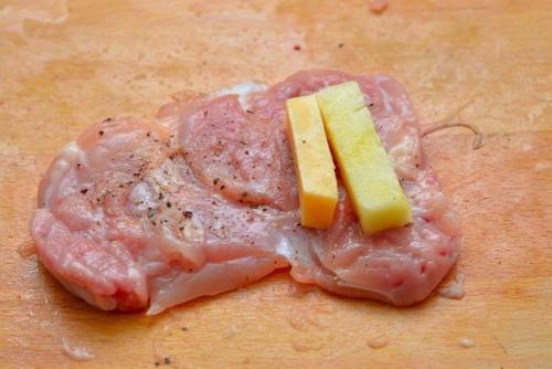 Голень цыплят с сыром и ананасами. 01