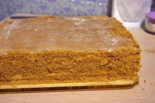 Медовое пирожное с начинкой. 04