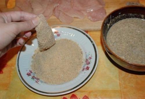 Куриные отбивные в сырном кляре. 05