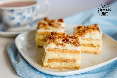 Творожный торт из печенья.