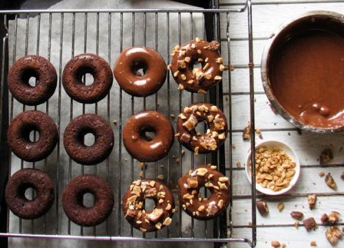 Пончики Сникерс.  Для пончиков: 07