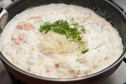 Паста с семгой в сливочном соусе. 07