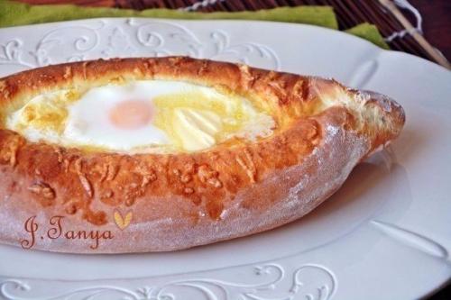 Хачапури по-аджарски.  Ингредиенты: