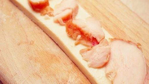 Слоёные косички с курицей и сыром. 01