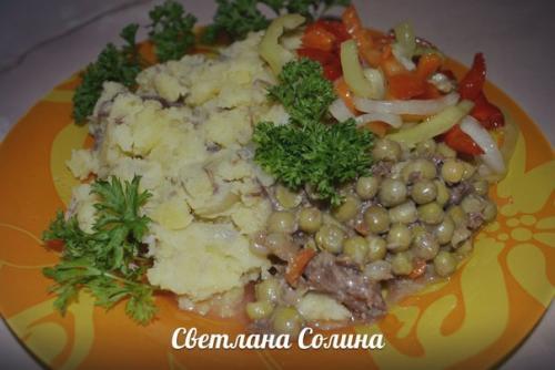 Картошечка с тушенкой и шкварками от Светланы Солиной.