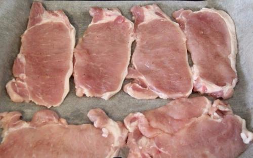 Свинина, запечённая с помидорами и сыром. 01