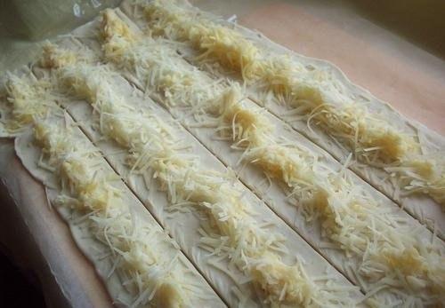 Слоеный пирог с сыром. 02
