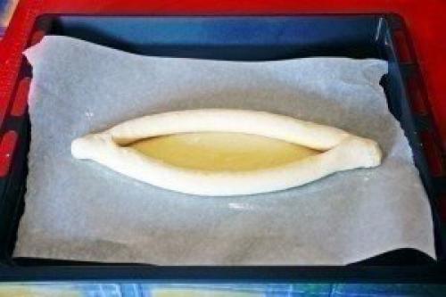 Хачапури по-аджарски.  Ингредиенты: 05