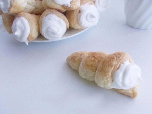 Слоеные трубочки с белковым кремом. 03