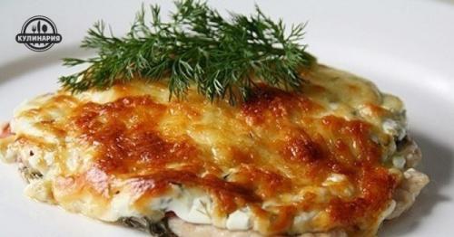 Куриная отбивная под сырной корочкой.