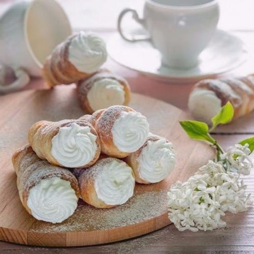 Слоеные трубочки с белковым кремом. 02