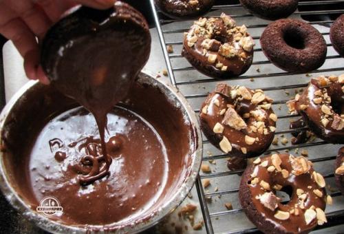 Пончики Сникерс.  Для пончиков: 08