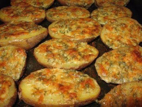 Чесночная картошка.  Мы берем 5 картошин.