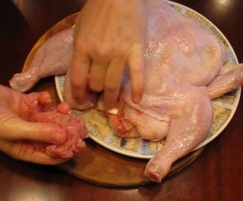 Курица, фаршированные блинчиками свининой и яйцами. 02