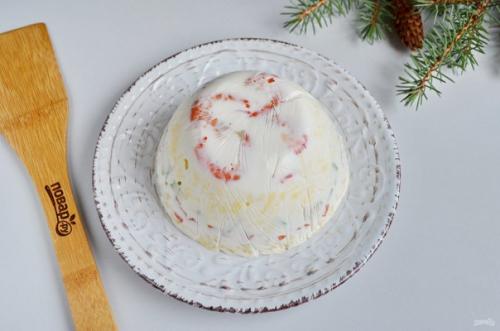 Заливной салат с креветками и авокадо. 09