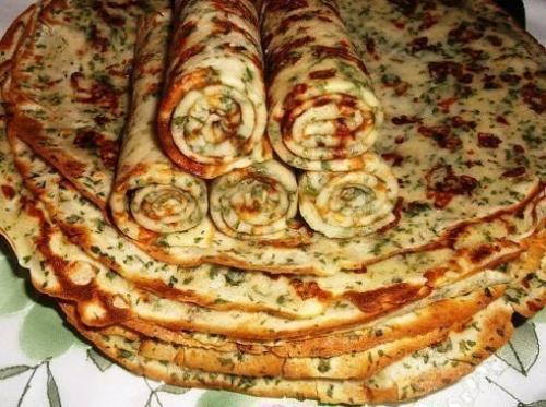 Сырные блинчики с зеленью.