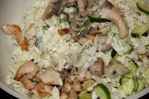 Салат с куриной грудкой и грибами. 04