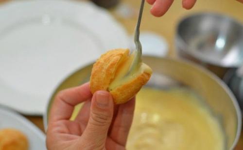 Профитроли.
Отличные рецепты на новый год.