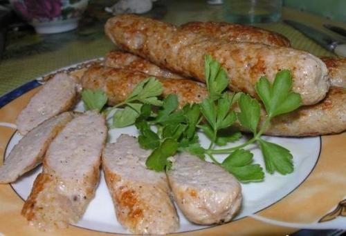 Домашние куриные колбаски.