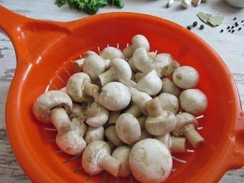 Шампиньоны по-корейски.  Ингредиенты: 02