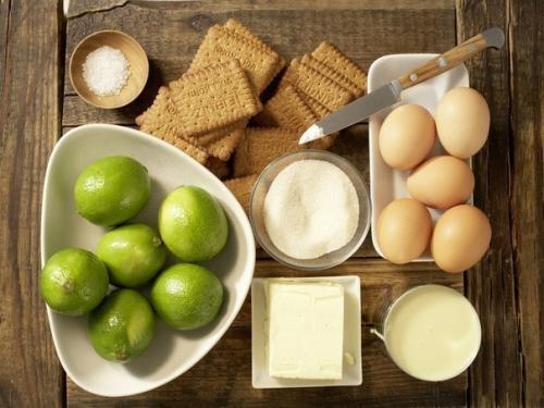 Торт - безе с лаймовым кремом. 01