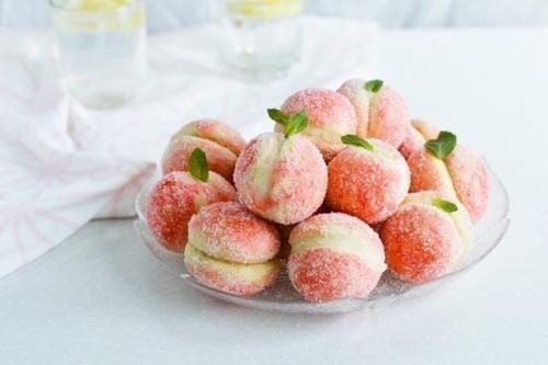 Пирожное Персики с начинкой маскарпоне. 03