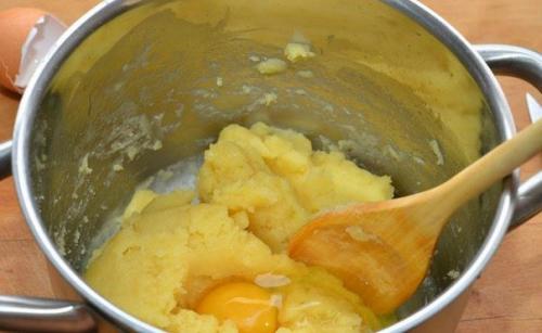 Профитроли.
Отличные рецепты на новый год.