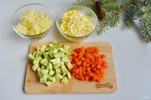 Заливной салат с креветками и авокадо. 03