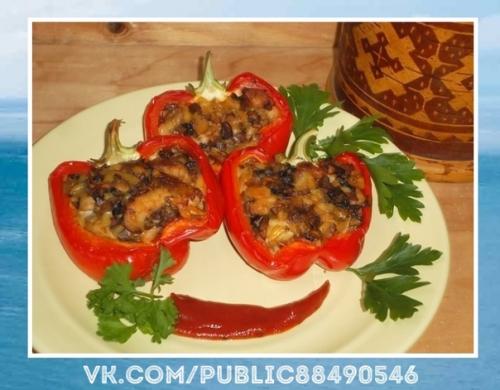 Вкуснятина! Перцы, фаршированные курицей и грибами. Вкуснятина! Перцы, фаршированные курицей и грибами.