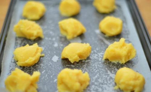 Профитроли.
Отличные рецепты на новый год.