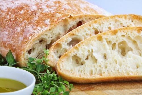 Чиабатта в духовке.
Каждый кусочек просто тает во рту.  