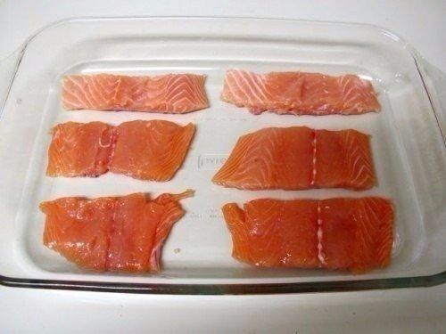 Салат с горбушей. Горбуша с зеленью.