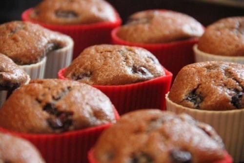 Супер - вишнёвые кексы с шоколадным кремом.