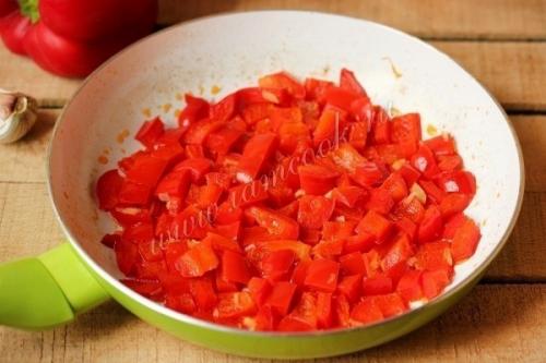 Салат Шедевр с курицей и сладким перцем. 01