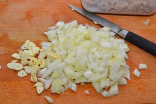 Соус болоньезе.  Ингредиенты: 01